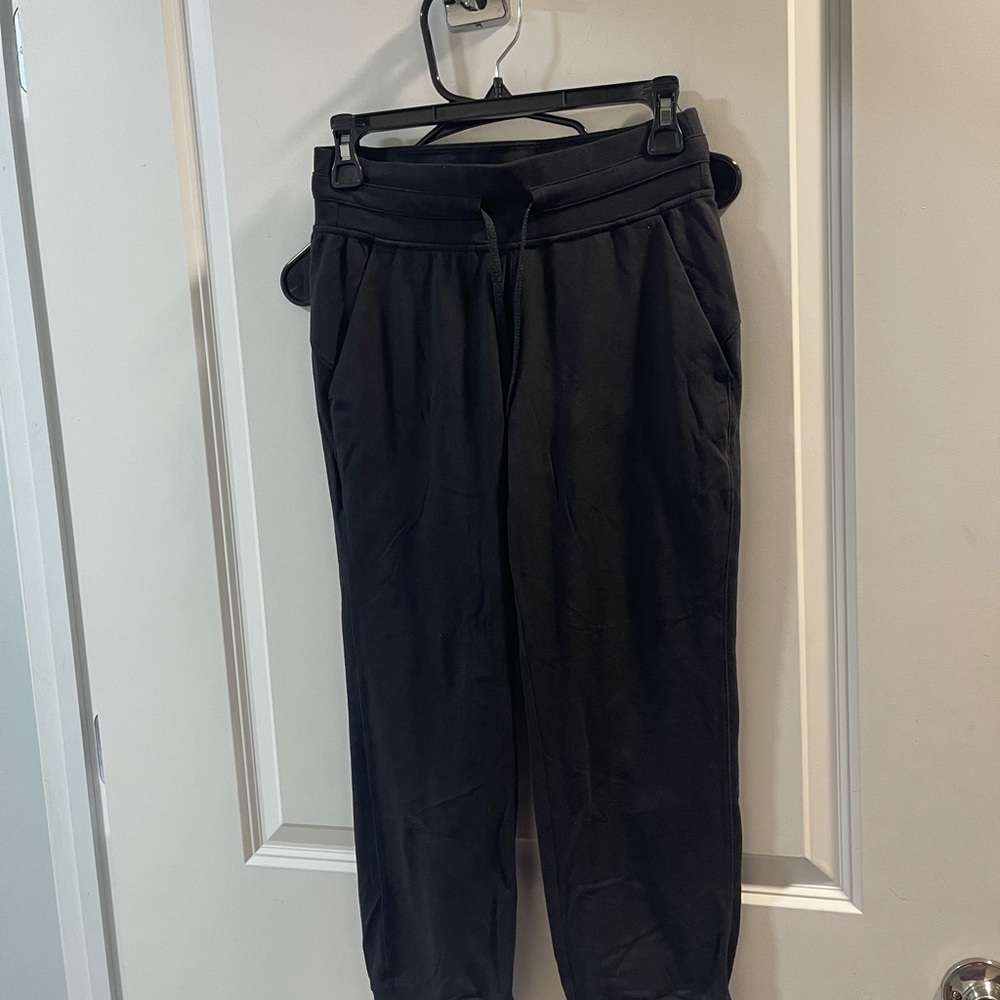Black Jogger Pants Lululemon Ready To Rulu Joggers Crop Size 4 Good Condition - Picture 6 of 6